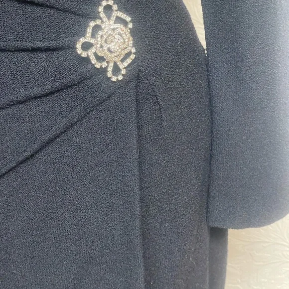 St. John Black Long Sleeve Dress with Brooch - Picture 3 of 7